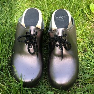 Silver Sven clogs